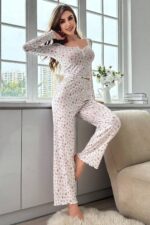 Ekru Uzun Kollu Çiçek Desenli Alt Üst Pijama Takımı
