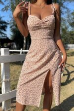 Pembe Çiçek Desenli Kalp Yaka Drape Detaylı Derin Yırtmaçlı Elbise