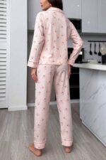 Pembe Kiraz Desenli Cep Detaylı Uzun Kollu Gömlek Yaka Pijama Takımı