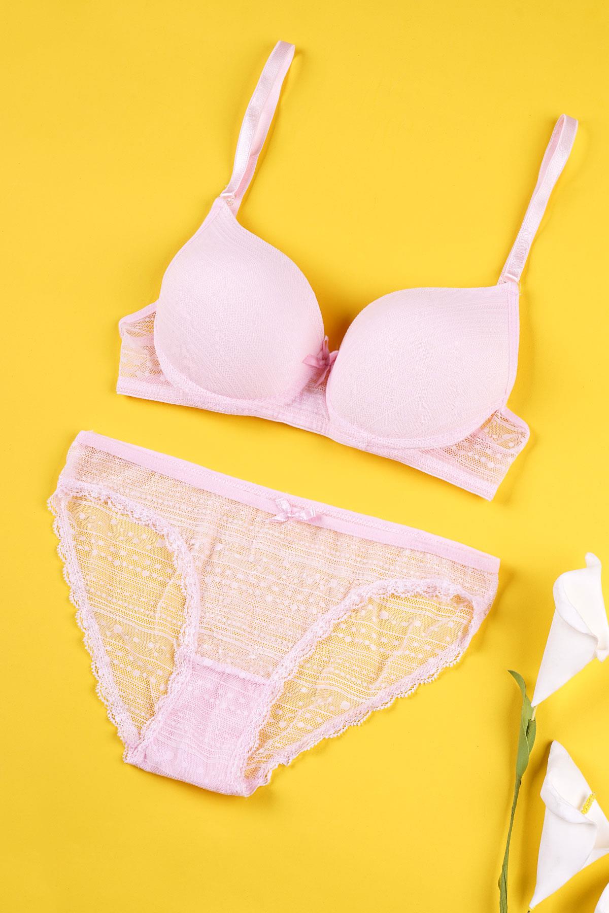 Pembe Seksi Dolgulu Destekli Balenli Sütyen Takımı Pembe Seksi Dolgulu Destekli Balenli Sütyen Takımı