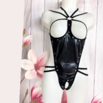 Göğsü ve Özel Bölgesi Açık Siyah Deri Bodysuit BC9146